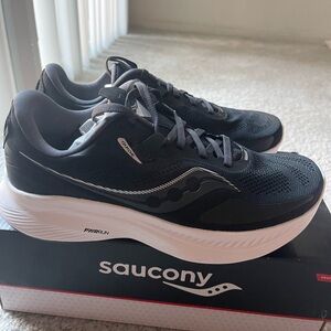 Saucony Guide 15 size women’s 10W / NWB